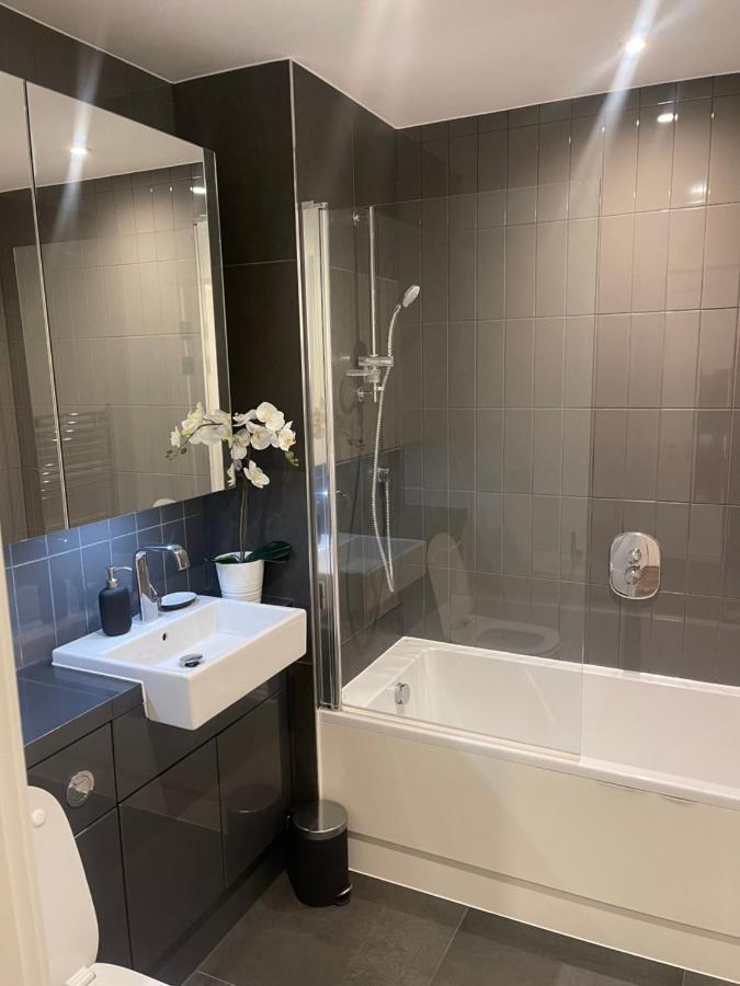 Immaculate 2Bed Apartment In London- City Views Ngoại thất bức ảnh